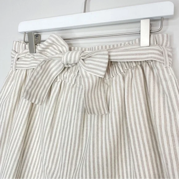 NEW Johnny Was Ciana Paper Waist Shorts Size Medium - Picture 4 of 9